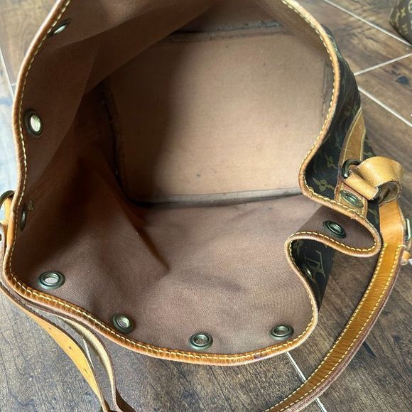 Louis Vuitton Bag - Picture 7 of 11